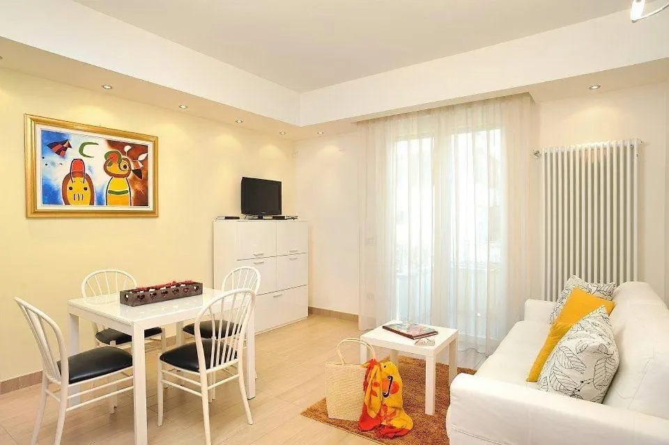 Astra Suite Apartment'S Riccione 0*,